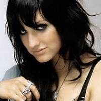 Ashlee Simpson Keukeuh Tolak Bugil di Playboy