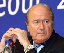 Keributan Berlin Bikin Blatter Geram
