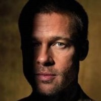 Paparazzi Buat Brad Pitt Gila