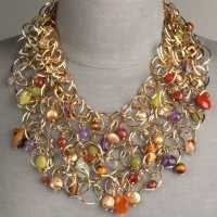 Aksesoris Warna Hangat Buat Hati Tenang