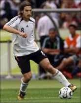 Frings Absen, Azzurri Tetap Waspada