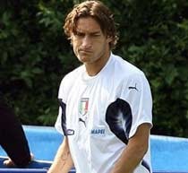 Totti Siap Pensiun Sebagai Juara