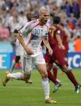 Penalti Zidane Bawa Prancis Unggul