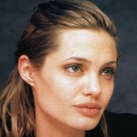 Shiloh Menangis, Jolie Bercucur Air Mata