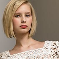 Outfit Netral dan Chic di Musim Panas