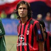 Pirlo Tinggalkan Italia?