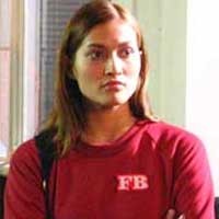 Karenina Jadi Lesbian Demi Uang