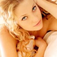 Ngintip Kate Hudson Berbikini, Helikopter Kecelakaan