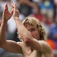 Pilihan Nedved Tetap di Juve