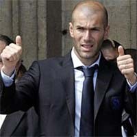 Bola Emas Zidane Aman