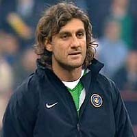 Vieri Gantung Sepatu?