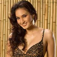 Dukung Nadine Berbikini