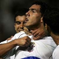 Tevez Diancam Fans Sendiri