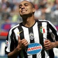 Lyon Serius Inginkan Trezeguet