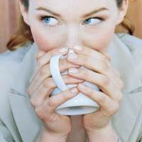 Minum Kopi & Ngobrol di HP, Sama Manfaatnya!