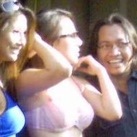 Moammar Emka Tidur Bareng Model Berbikini