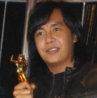 Ari Lasso Diarak Arek Suroboyo