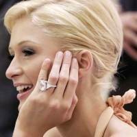 Ciuman Hot Paris Hilton-Stavros 