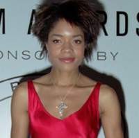 Naomi Harris Nyesel Tidak Bugil di Depan Jamie Foxx