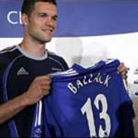 No.13 ke Ballack, Gallas Berang