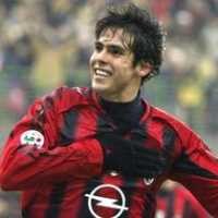 Cicinho: Kaka Mau ke Real Madrid