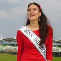 Ditunggu Polisi, Nadine Tak Kunjung Pulang