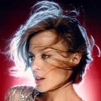 Supir Meninggal, Kylie Minogue Frustrasi