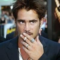 Sulit Merokok, Colin Farrell Pakai Baju Nikotin