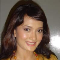 Ngaret, Artika Sari Devi Disindir