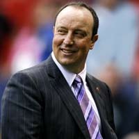 Benitez Membalas Tidak dengan Kata-Kata