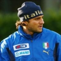 Vieri Melamar ke Juventus?