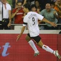 Valencia, Hamburg & Benfica Lolos