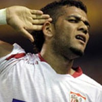 Alves Pemain Terbaik Piala UEFA