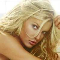 Jessica Simpson Haus Belaian Pria