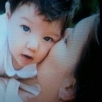 Akhirnya, Tom Cruise Pamerkan Bayinya ke Publik