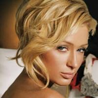 Paris Hilton Bercumbu Dengan Drummer Blink 182