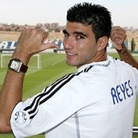Reyes Antusias Main di Bernabeu 