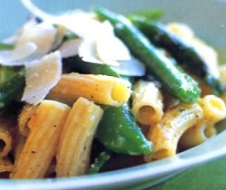 Salad Kapri Rigatoni