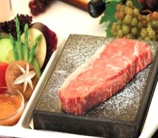 Menyantap Steak Sehat Stonegrill