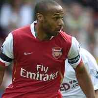 Henry-Van Persie Terancam Absen