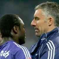 Schalke Retak Luar Dalam