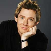 Clay Aiken Tak Bantah Dirinya Gay