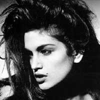 Izinkan Anak Berpose Topless, Cindy Crawford Dikecam