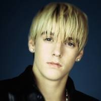 Aaron Carter Batal Nikahi Playmate Playboy