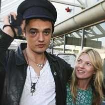 Kate Moss Kembali ke Pelukan Pete Doherty