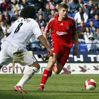 Bolton Taklukkan Liverpool 2-0