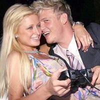 Nick Carter Tiduri Ashlee Simpson