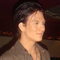 Bertrand Antoline Gandeng Eks Bintang Panas