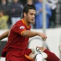 Chivu Tetap di Roma