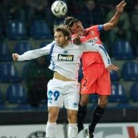 Sevilla Tertahan,Alkmaar Memimpin